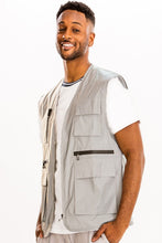 Load image into Gallery viewer, Men&#39;s Light Grey Cargo Pocket Sleeveless Vest