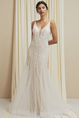 Bridal Vision V-Neck Sleeveless Lace Tulle Mermaid Wedding Dress