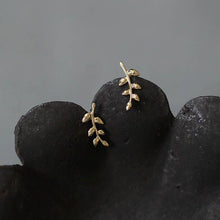 Load image into Gallery viewer, 14K Gold Leaf Earring