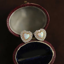 Load image into Gallery viewer, 14K Gold Sweet Heart Opal Necklace