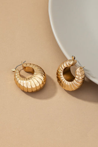 Gold Clam Shell Pattern Hoop Earrings