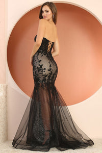 Sweetheart Black Lace Embroidered Mesh Mermaid Gown