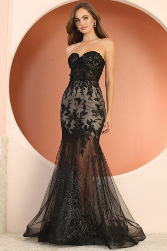 Sweetheart Black Lace Embroidered Mesh Mermaid Gown