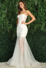 Load image into Gallery viewer, Sweetheart White Lace Embroidered Mesh Mermaid Gown
