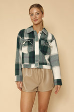 Load image into Gallery viewer, Cropped Green Pattern Flannel Jacket