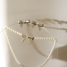 Load image into Gallery viewer, Bowknot Pearl Chain Necklace