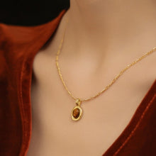 Load image into Gallery viewer, Vintage Style Gem Necklace