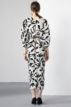 Load image into Gallery viewer, Black &amp; White Leaf Printed Batwing Sleeve Maxi Dress