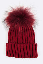 Load image into Gallery viewer, Raccoon Fur PomPom Beanie