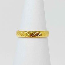 Load image into Gallery viewer, Gold Quilted Ring