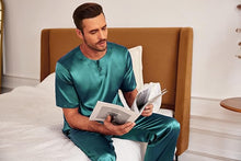 Load image into Gallery viewer, Men&#39;s Purple Satin Silk Short Sleeve Shirt &amp; Pants Pajamas Set