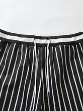 Load image into Gallery viewer, Men&#39;s Casual Drawstring Black Striped Shorts