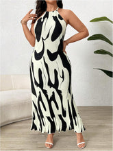 Load image into Gallery viewer, Plus Size Beige Halter Geisha Print Sleeveless Maxi Dress