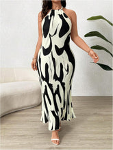 Load image into Gallery viewer, Plus Size Beige Halter Geisha Print Sleeveless Maxi Dress