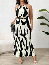 Load image into Gallery viewer, Plus Size Beige Halter Geisha Print Sleeveless Maxi Dress