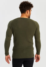 Load image into Gallery viewer, Men&#39;s olive Green Rippled Knit Long Sleeve Pullover Sweater