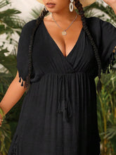 Load image into Gallery viewer, Plus Size Black Short Sleeve Tassel Beach Cover Up