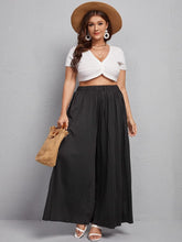 Load image into Gallery viewer, Plus Size Black Pleated Wide Leg Palazzo Pants