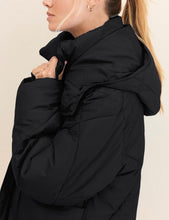 Load image into Gallery viewer, Black Quilted Hooded Long Sleeve Puffer Coat