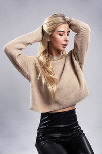 Trendy & Relaxed White Knit Long Sleeve Top