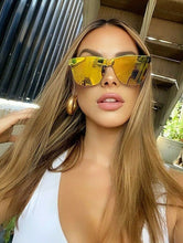 Load image into Gallery viewer, Chic Metallic Style Sunglasses