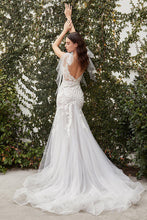 Load image into Gallery viewer, Open Back Off White Lace Appliques Tulle Memaid Gown