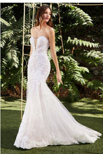 Load image into Gallery viewer, Strapless Off White Lace Applique Mermaid Sweetheart Bridal Gown