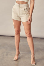 Load image into Gallery viewer, Off White Linen Pleated Hidden Front Zipper Button Front Short