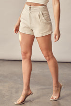 Load image into Gallery viewer, Off White Linen Pleated Hidden Front Zipper Button Front Short