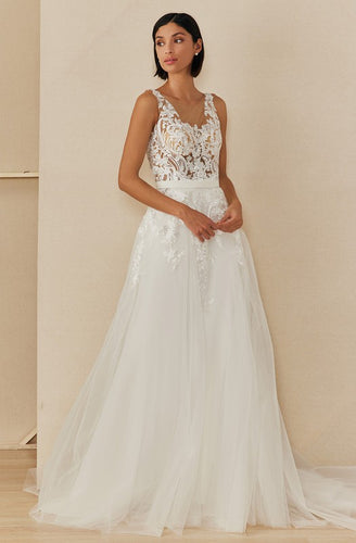 Lace White Sleeveless Tulle Embroidered Wedding Gown