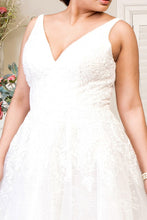 Load image into Gallery viewer, Textured White Lace V Back Sleeveless Wedding Gown