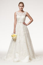 Load image into Gallery viewer, Splendorous Scoop Neck Tulle Sleeveless Bridal Gown
