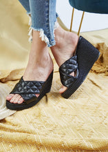 Load image into Gallery viewer, Quilted Black Open Toe Wedge Sandals