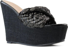 Load image into Gallery viewer, Quilted Black Open Toe Wedge Sandals