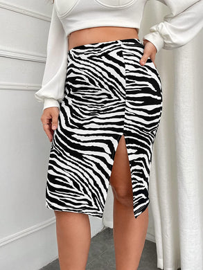 Plus Size Black & White Zebra Printed Ruched Elastic Midi Skirt