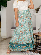 Load image into Gallery viewer, Plus Size Sage Green Floral Maxi Skirt