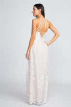 Load image into Gallery viewer, Scarlet Lace Halter Beach Lace Up Wedding Dress