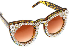 Load image into Gallery viewer, Nightless City Pearl Frame Large Crystal Sunglasses