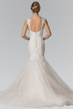 Load image into Gallery viewer, Triumph Lace Appliques Strap Mermaid Wedding Dress