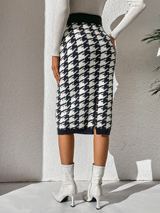 Houndstooth Print Black & White Knitted Pencil Midi Skirt