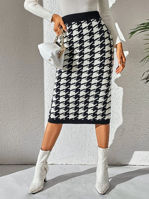 Houndstooth Print Black & White Knitted Pencil Midi Skirt