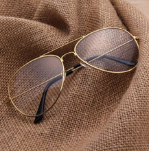 Load image into Gallery viewer, Fashionable Gold Aviator Style Clear Glasses